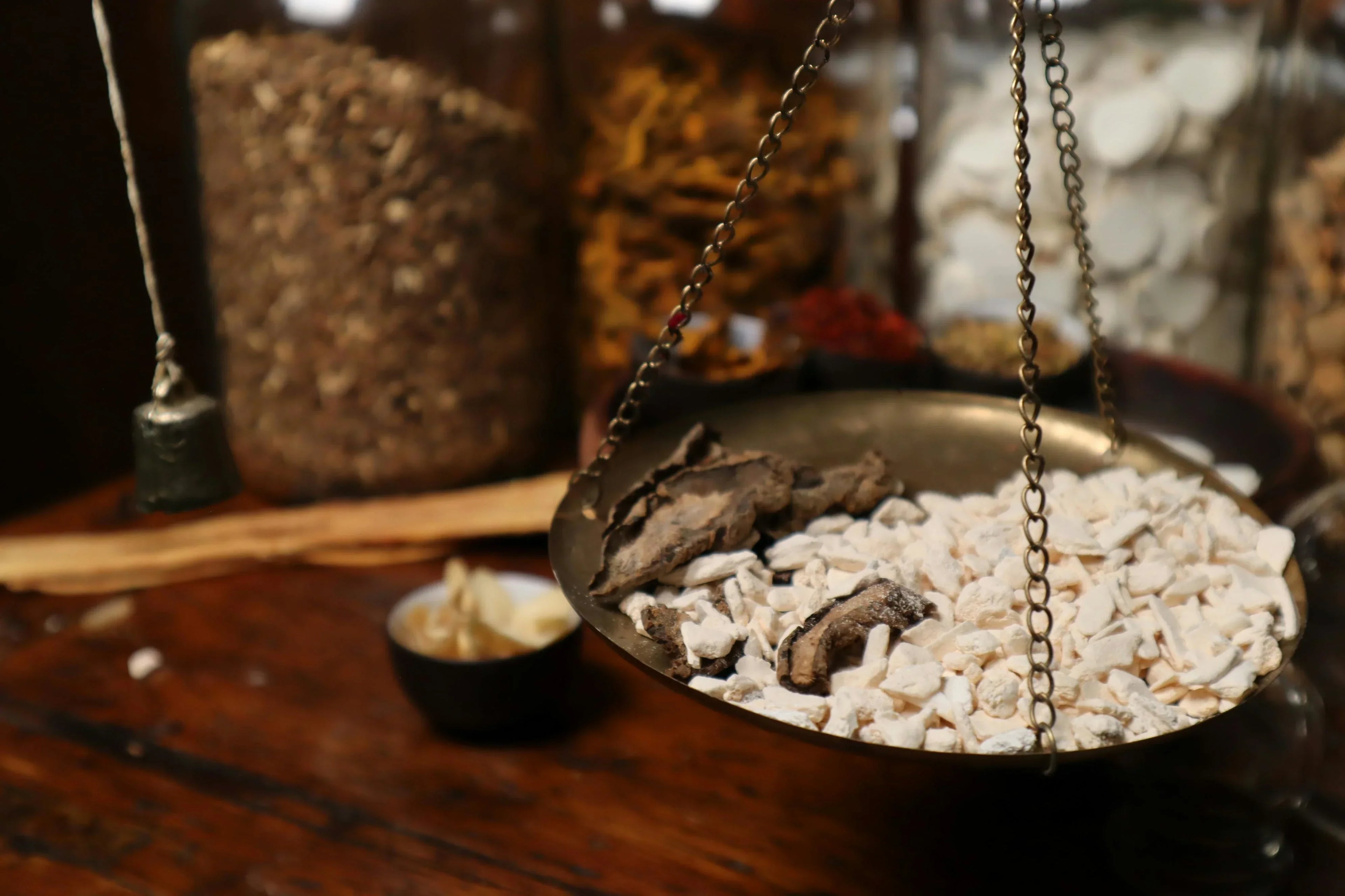 What Are The Common Ingredients of Japanese Incense? A Guide to the Scents of Japan