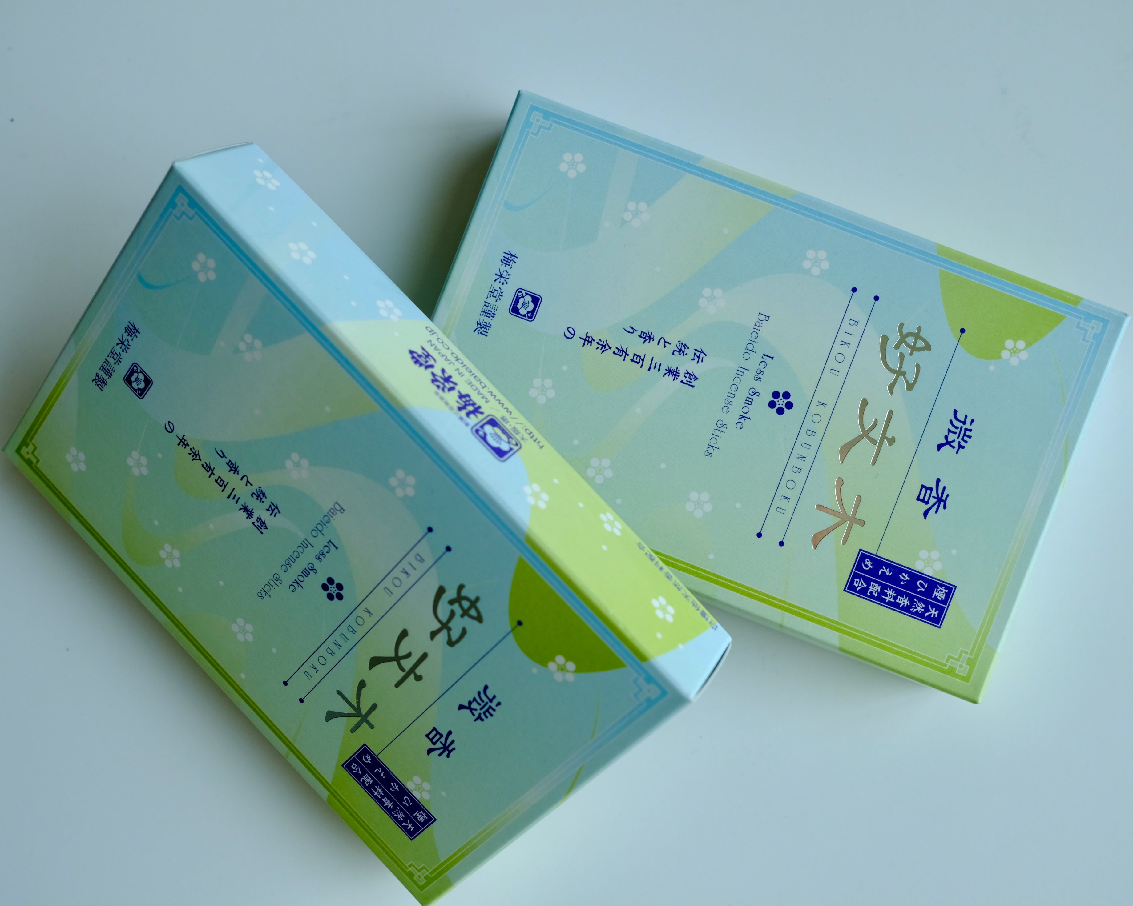 Bikou Kobunboku (微香好文木) – Low Smoke Plum Blossom Incense