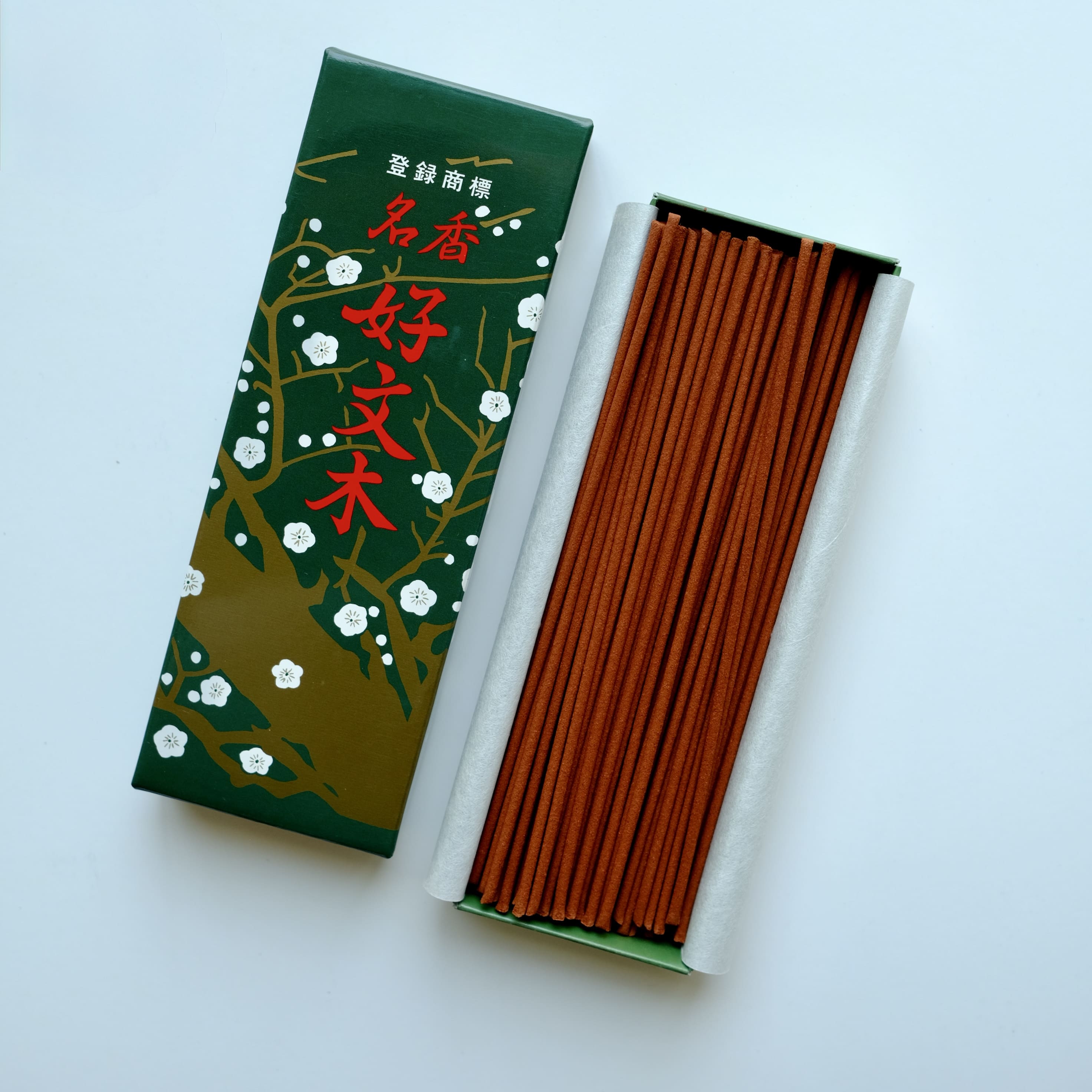Kobunboku (好文木) – Traditional Plum Blossom Sandalwood Incense
