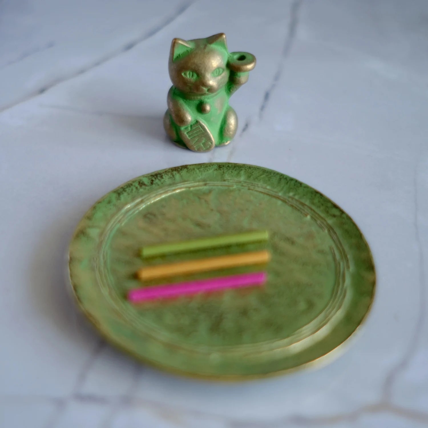 Maneki-Neko (招き猫) – Lucky Cat Metal Incense Stand