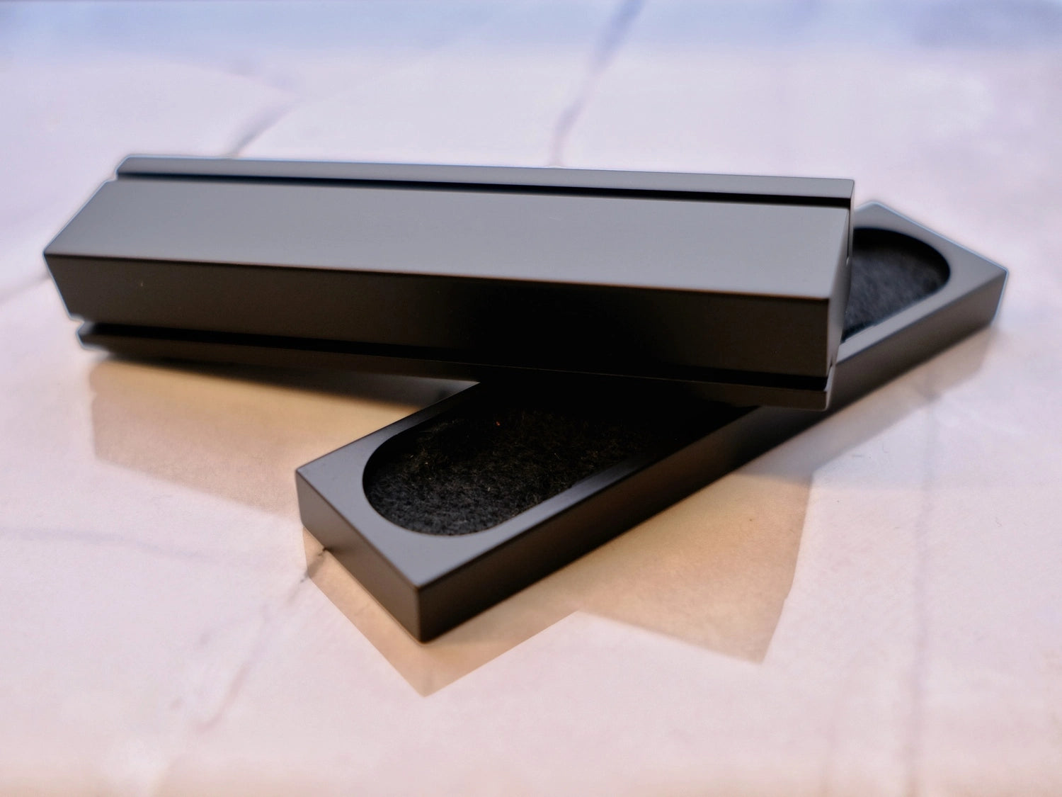 efu – Minimalist Black Brass Incense Holder (Long)