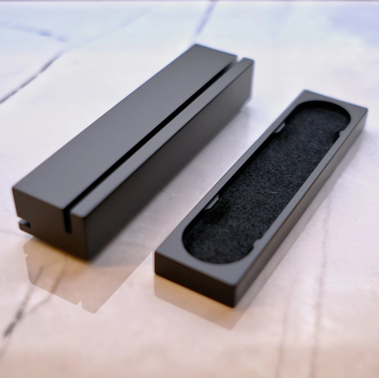 efu  – Minimalist Black Brass Incense Holder (Short)