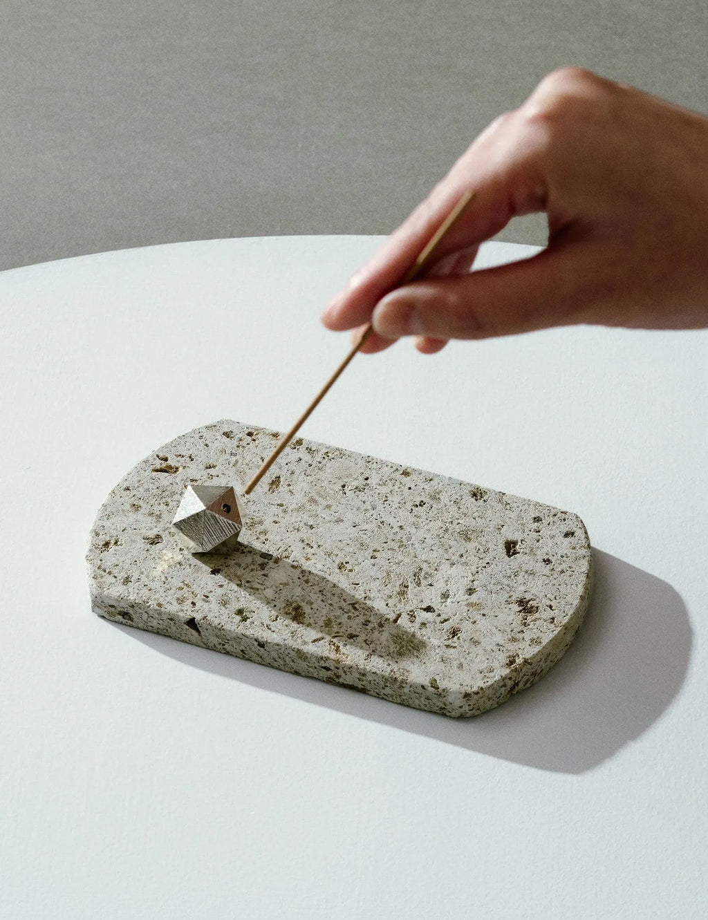 Oya (大谷石) Incense Set – Tin