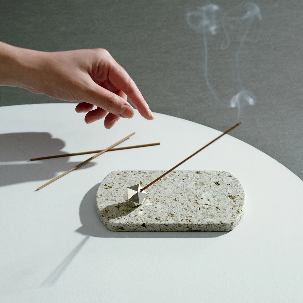 Oya (大谷石) Incense Set – Tin