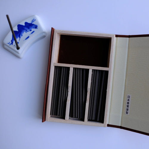 Jinkoh Juzan (沈香寿山) – Fortune Mountain Aloeswood Incense (60 Sticks)