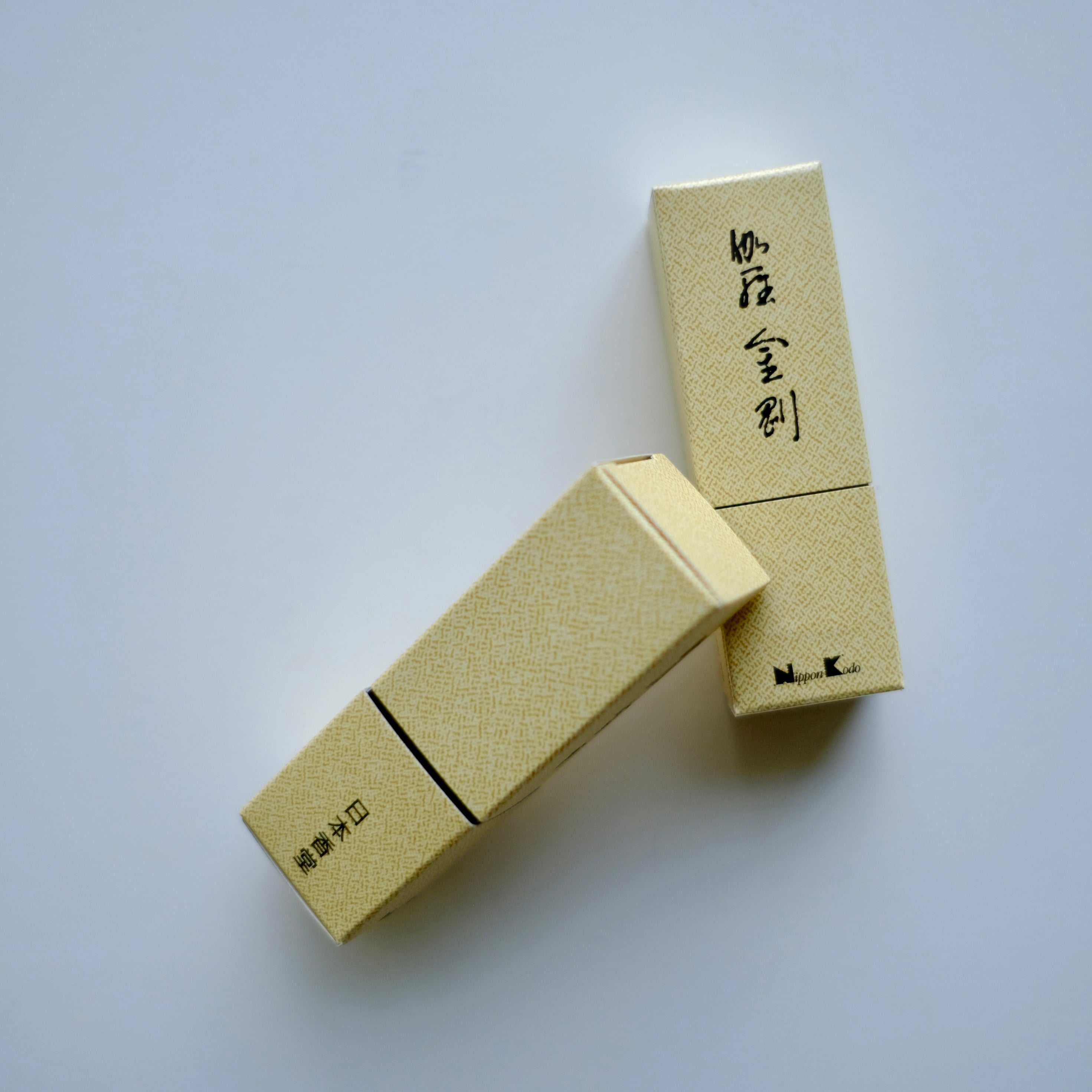 Kyara Kongo (伽羅金剛) – Diamond Aloeswood Incense (24 Sticks)