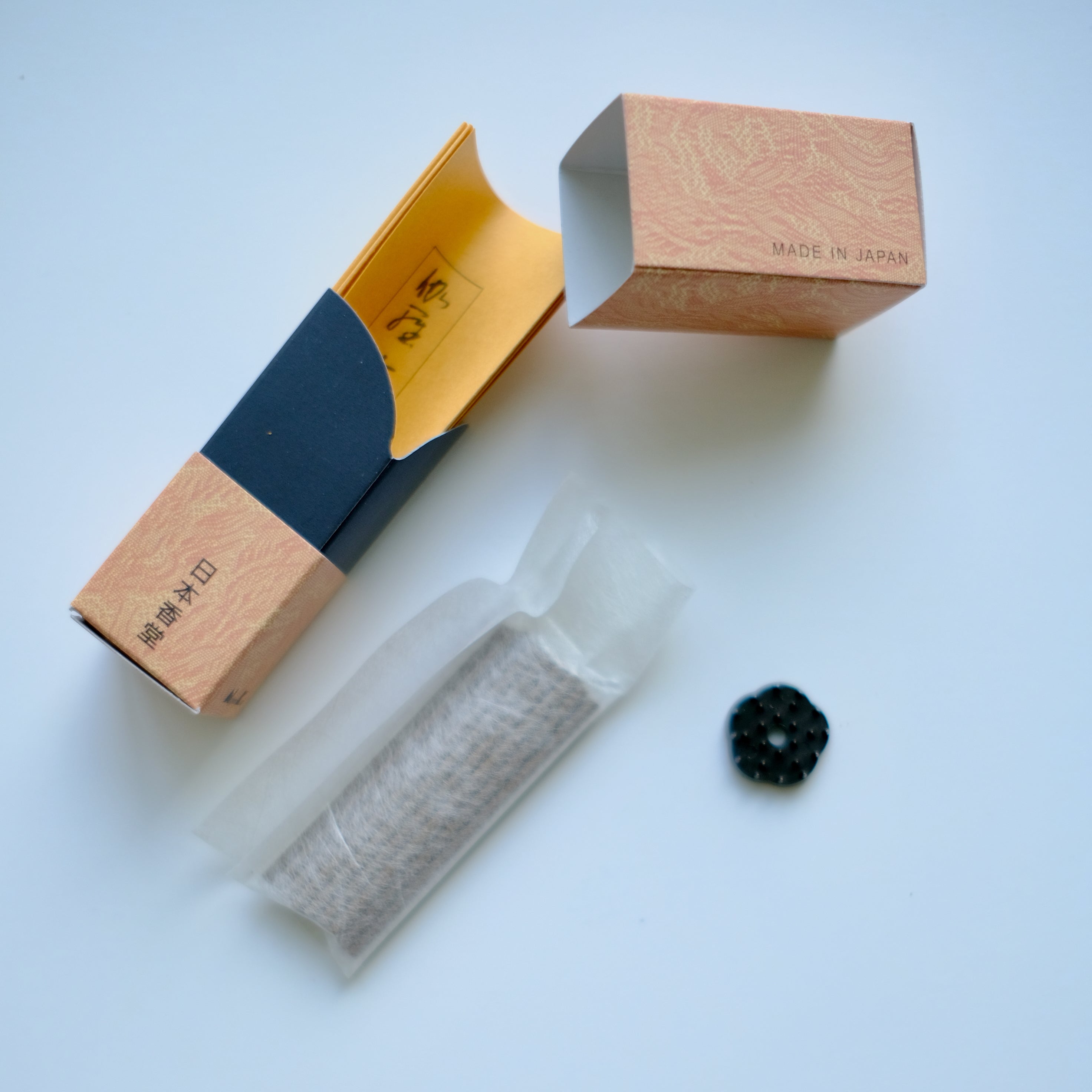 Kyara Taikan (伽羅大観) – Great Presence Aloeswood Incense (20 Sticks)