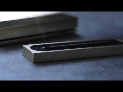 efu  – Minimalist Black Brass Incense Holder (Short)