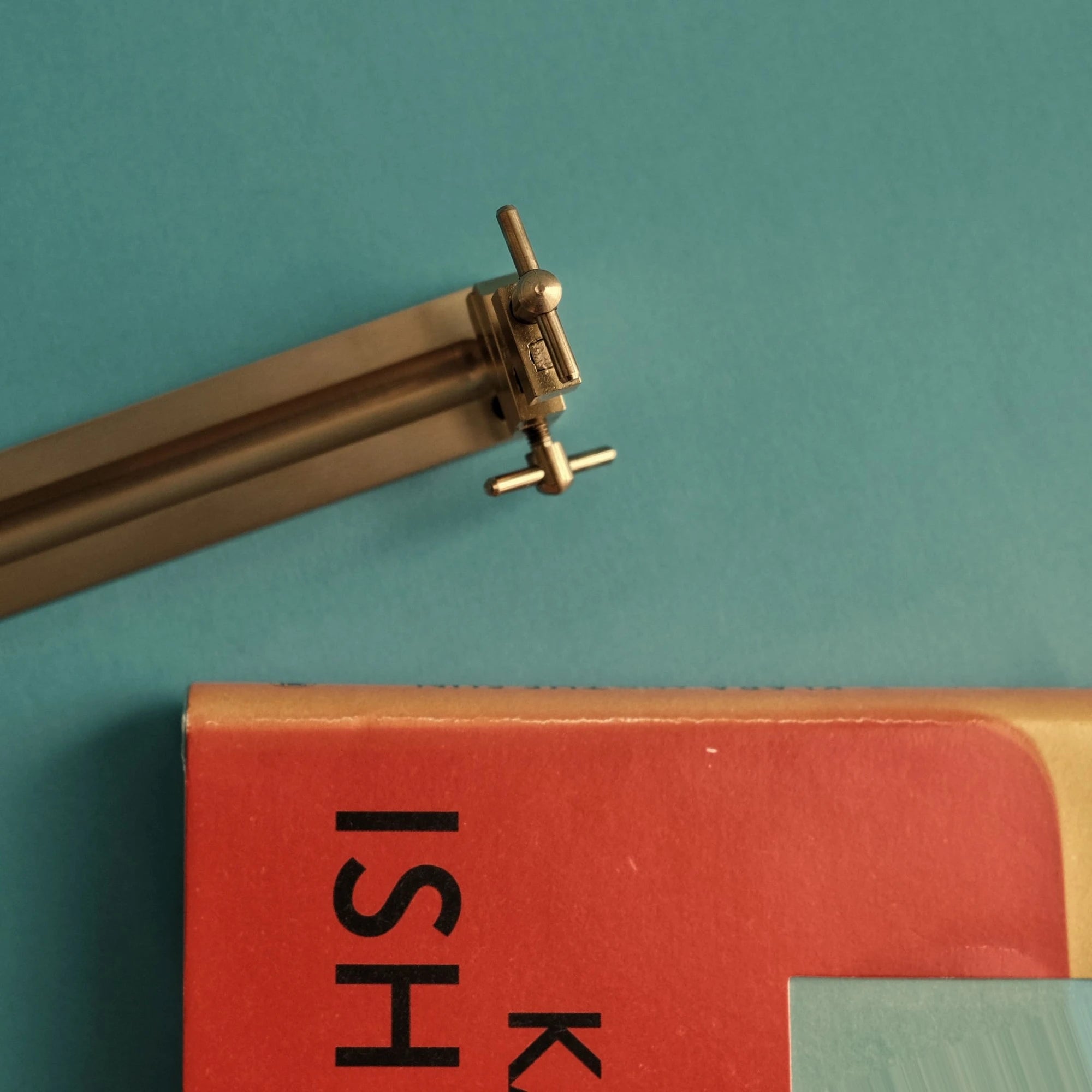 FLOCCUS – Branch Brass Clamp Incense Holder (Long)