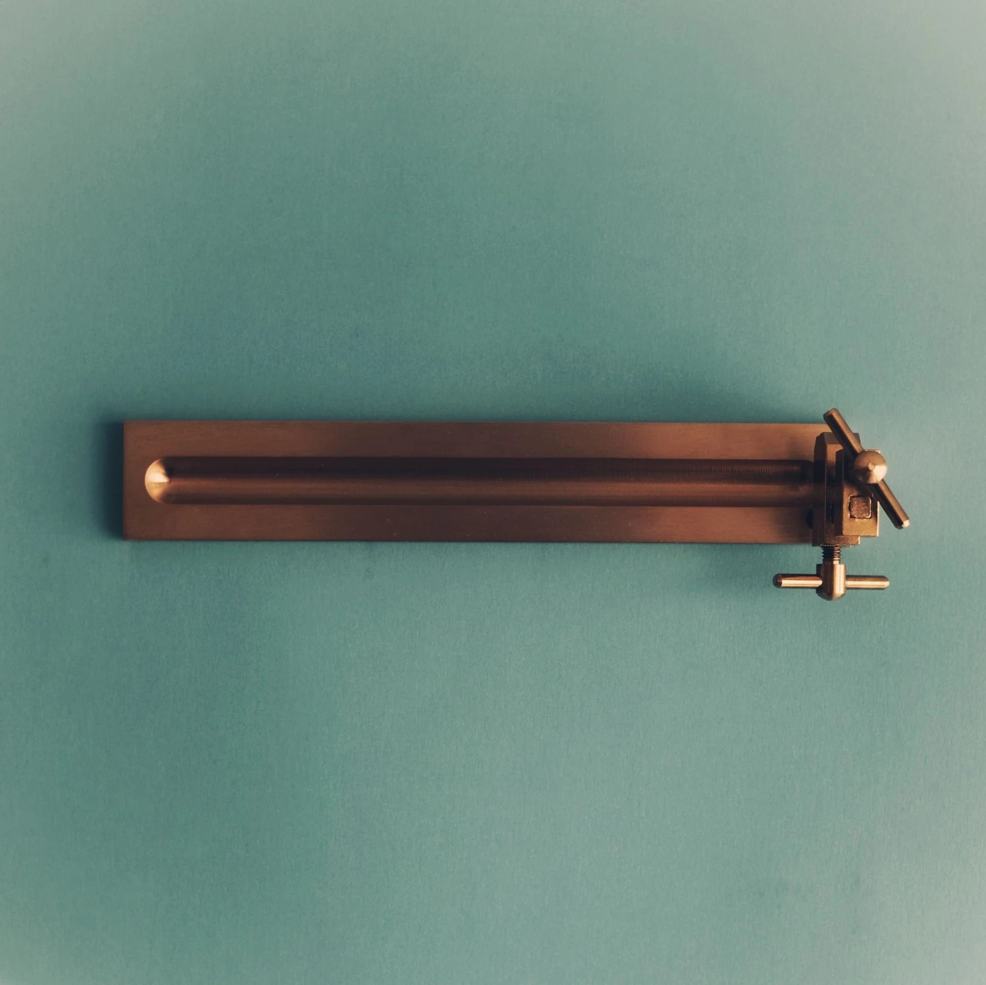 FLOCCUS – BRANCH Brass Clamp Incense Holder (Short)