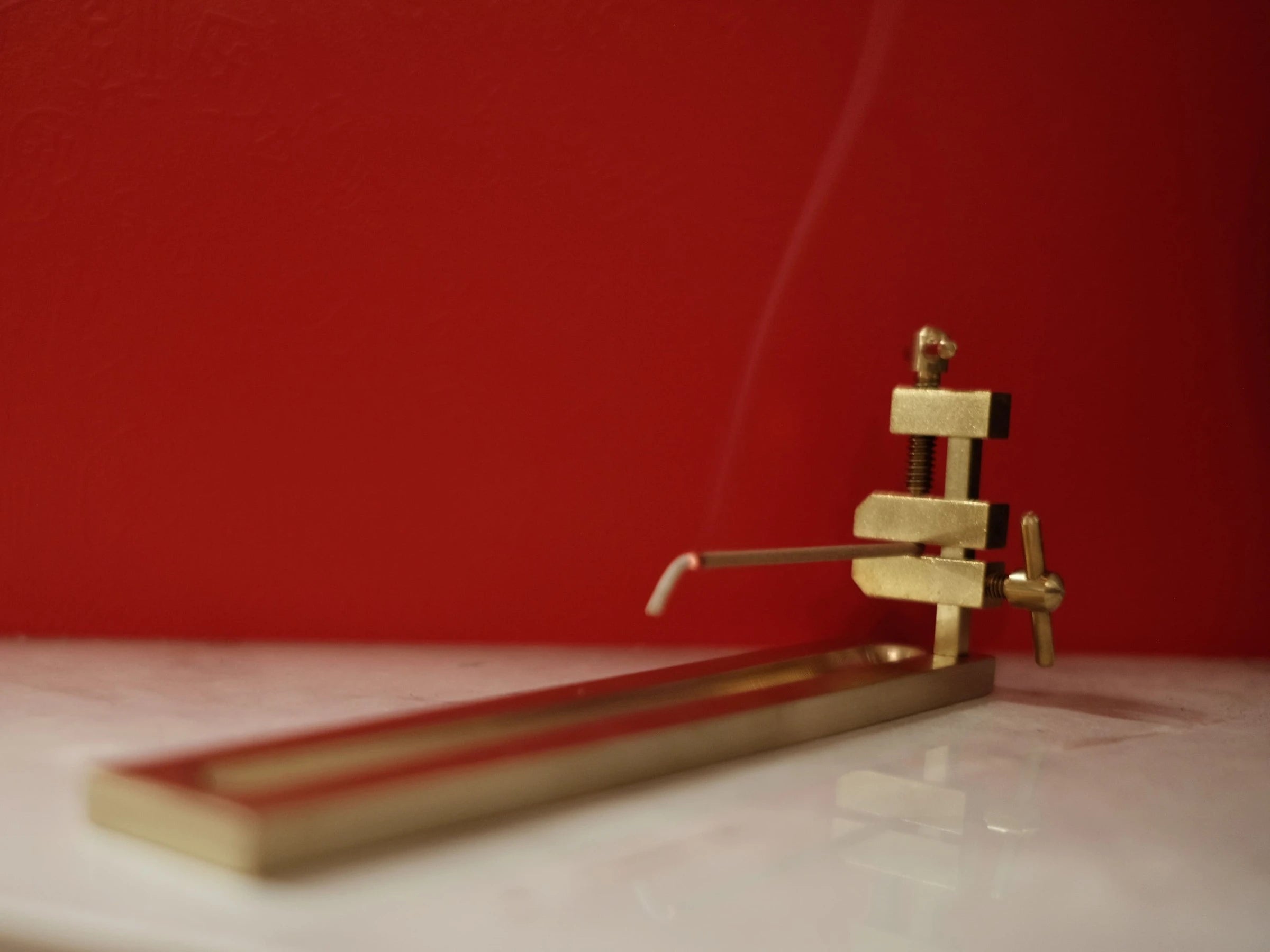 FLOCCUS – BRANCH Brass Clamp Incense Holder (Short)