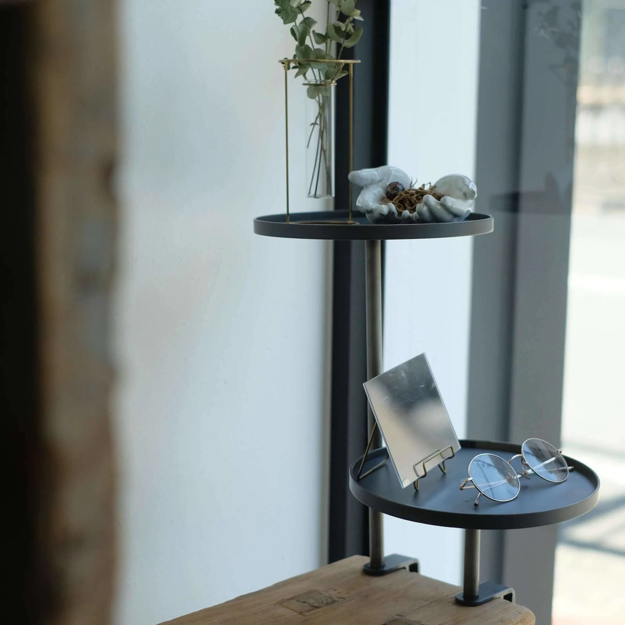 KINO (キノ) – Industrial Iron Clamping Display Tower (Medium)