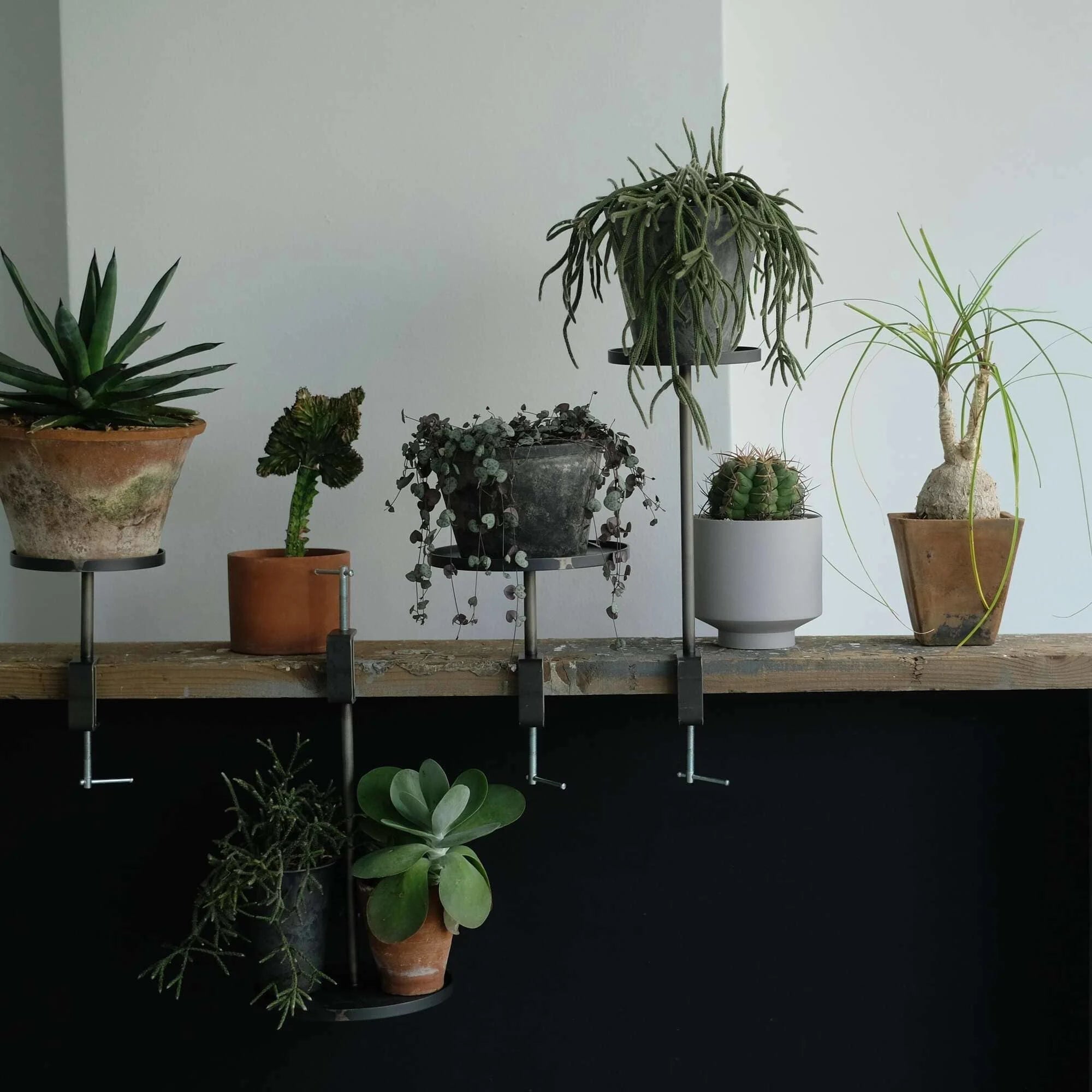 KINO (キノ) – Industrial Iron Clamping Display Tower (Small)